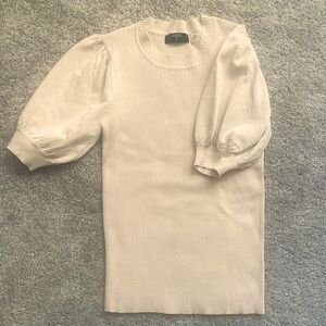 Tahari knit puff sleeve top beige